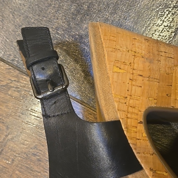 Cobb Hill Black Sandals with Wooden Heel - Picture 2 of 10